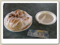 Braeburn Lodge - 8" pastry