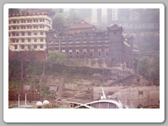 Arrival in Chongqing with extreme air pollution